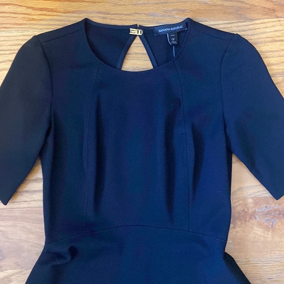 NWT Banana Republic 0P Black Fit & Flare Dress with Back Cutout - Picture 5 of 13